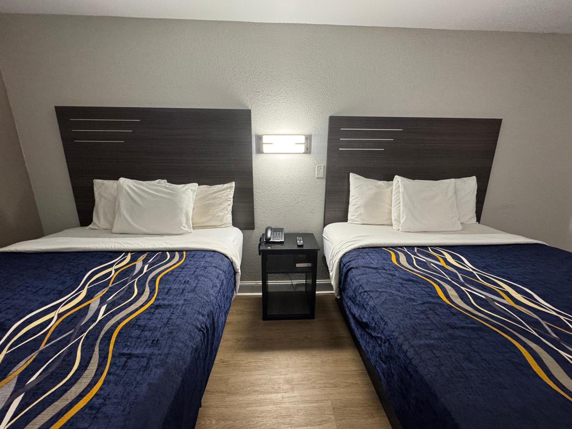 غنترسفيل Lakeside Inn المظهر الخارجي الصورة
