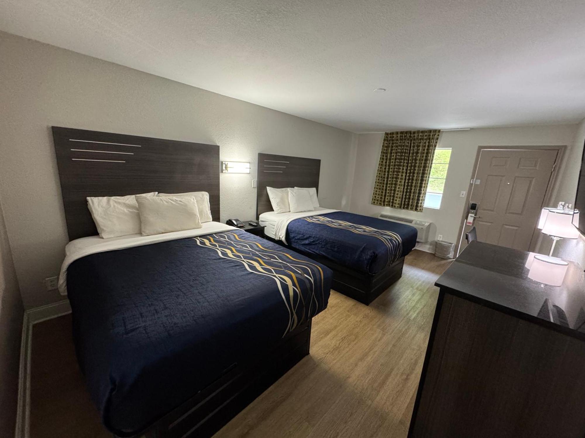 غنترسفيل Lakeside Inn المظهر الخارجي الصورة